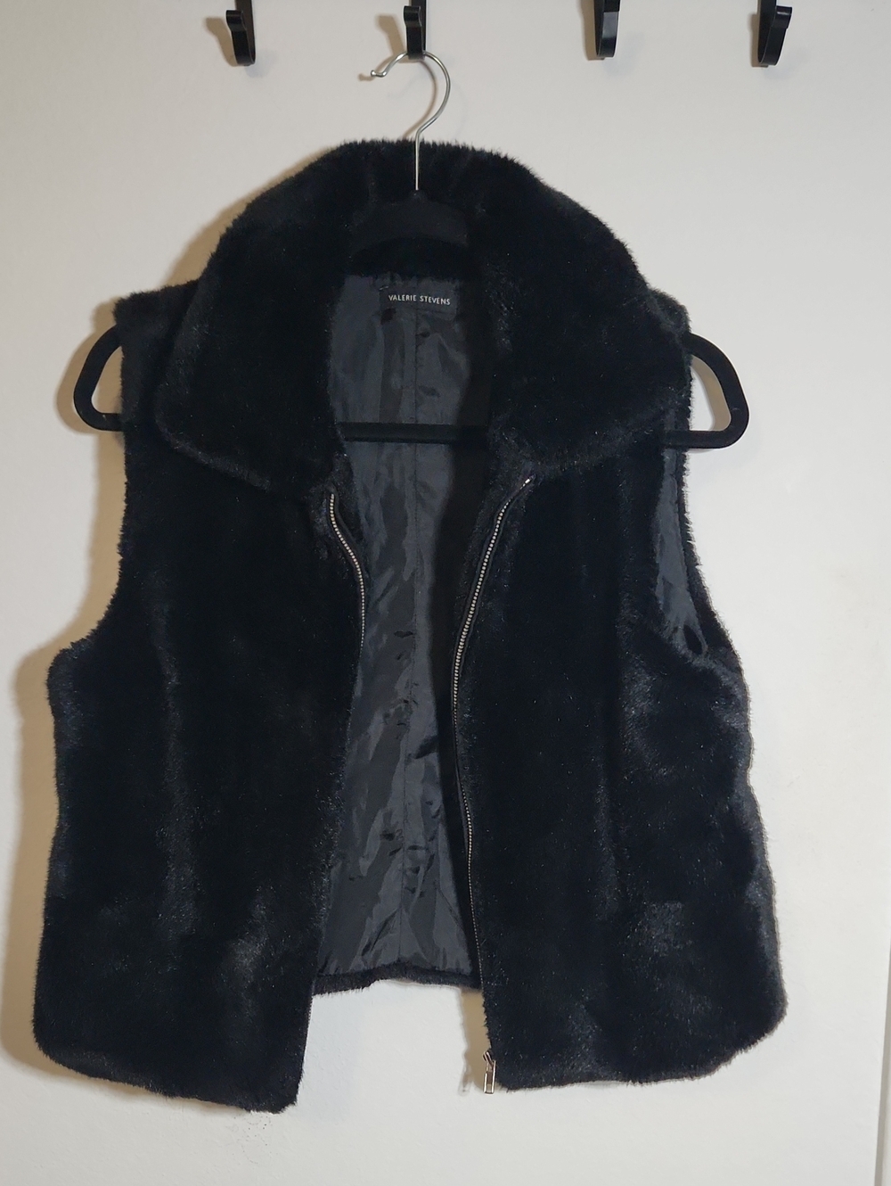 Valerie Stevens Black Faux Fur Full Zip Vest | Size L Mobwife Aesthetic